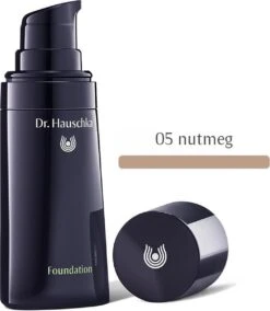 Dr. Hauschka - Foundation - 05 Chestnut -Mode-Cosmetica Winkel 1045x1200
