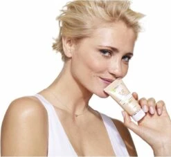 Garnier Skinactive Face SkinActive BB Cream Oogroller Light - 7ml - BB Cream -Mode-Cosmetica Winkel 1200x1105