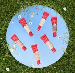 Bourjois Healthy Mix Clean Tinted Beautifier Foundation 002 Light -Mode-Cosmetica Winkel 1200x1164 12