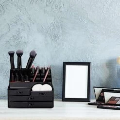 A&K 2in1 Make-up Organizer - 4 Lades Cosmetica Opbergdoos - Kaptafel - Zwart -Mode-Cosmetica Winkel 1200x1200 1098