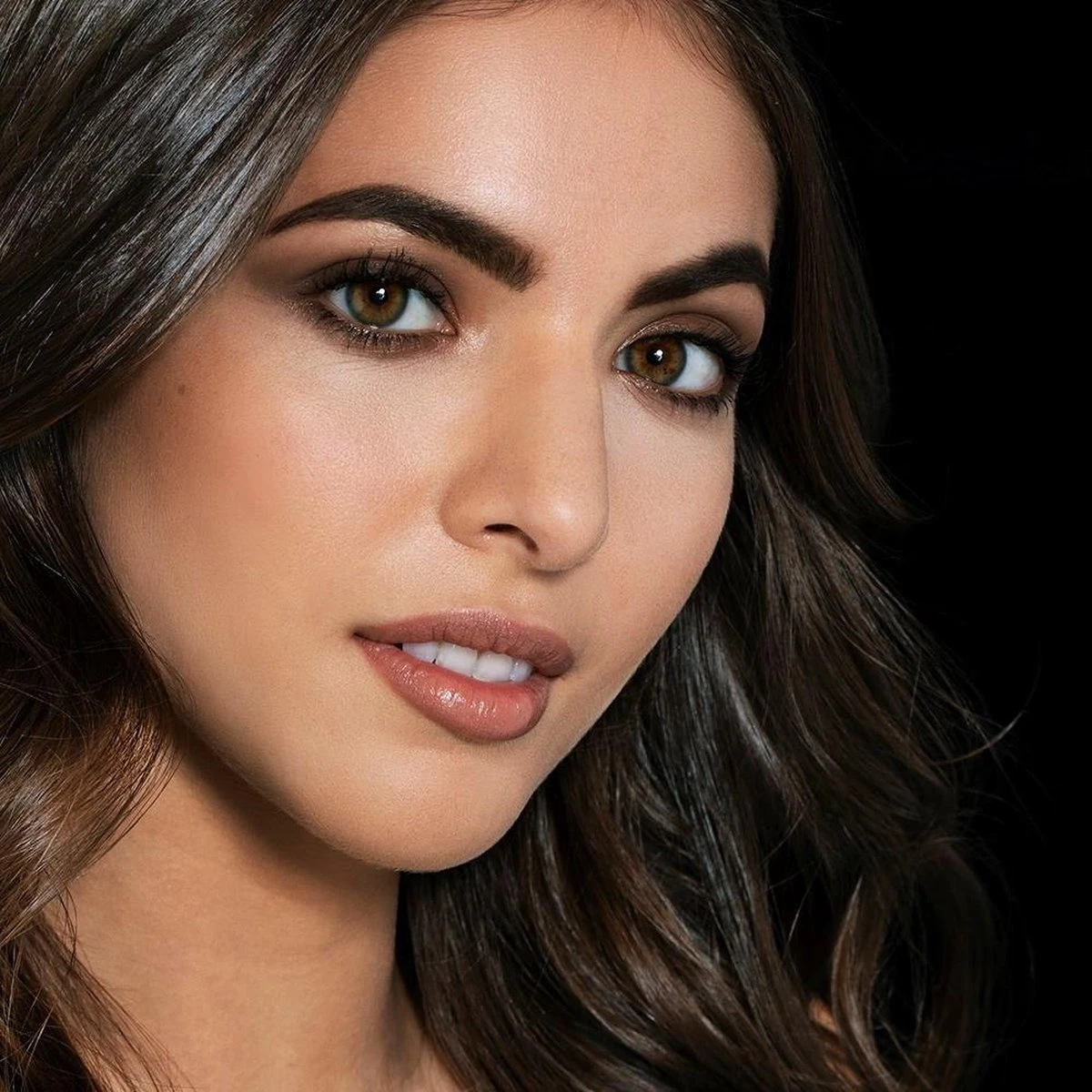 Maybelline Tattoo Brow Waterproof Wenkbrauwgel - 04 Medium Brown 12 Maybelline Tattoo Brow Waterproof Wenkbrauwgel - 04 Medium Brown - Afbeelding 10