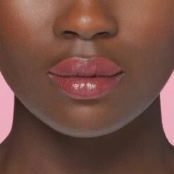 L’Oréal Paris Brilliant Signature Lippenstift - 305 Be Captivating - Roze - Ultra Glanzend 14 L’Oréal Paris Brilliant Signature Lippenstift - 305 Be Captivating - Roze - Ultra Glanzend -Mode-Cosmetica Winkel 1200x1200 427