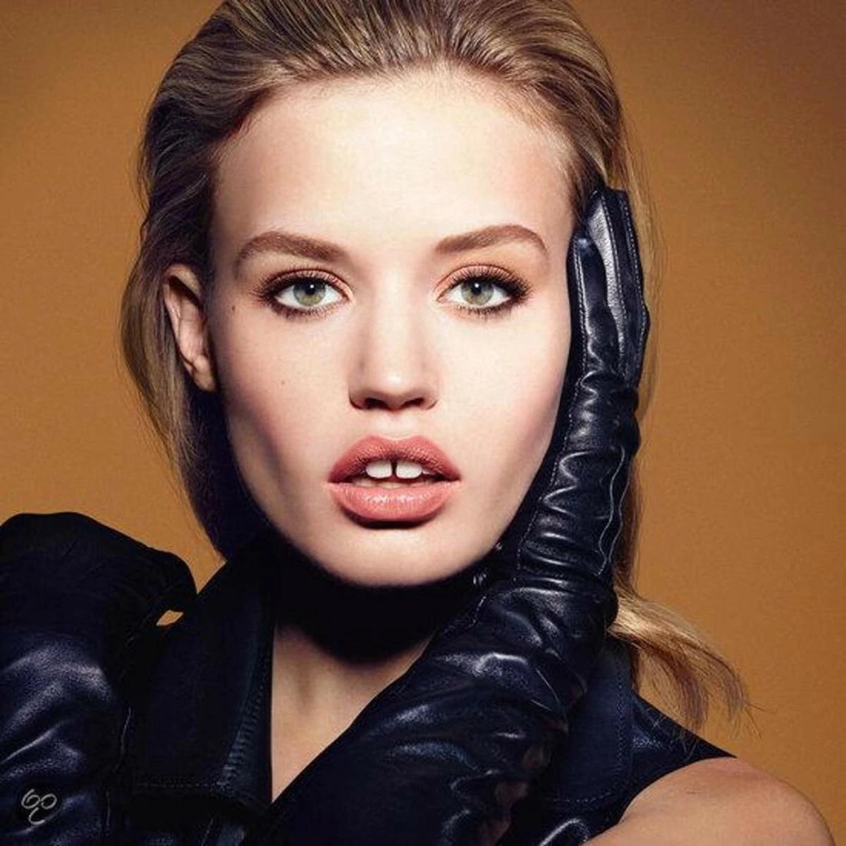 Rimmel London Exaggerate Waterproof Eye Definer Eyeliner - 240 Aqua Sparkle 4 Rimmel London Exaggerate Waterproof Eye Definer Eyeliner - 240 Aqua Sparkle - Afbeelding 2