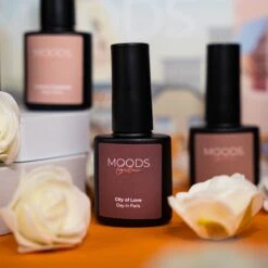 Moods Gellac - City Of Love - Gellak - Nude Rood - 15ML -Mode-Cosmetica Winkel 1200x1200 796