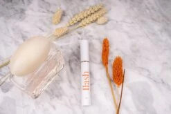 Célie Beauty FLASH - Wimperserum - Binnen 1 Week Zichtbaar Resultaat - 100% Vegan - Wimpergroei - Wimperverzorging - Volle Wimpers - Dikke Wimpers - 3ml - Hydraterend -Mode-Cosmetica Winkel 1200x800 15