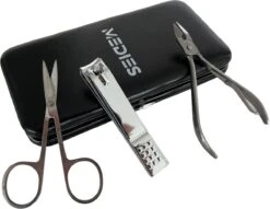 Medies - Luxe Manicureset 16 Delig Met Lederen Luxe Etui | Pedicure Set | Manicure Etui | Manicure Sets | Pedicure Sets | Nagelverzorging | Nagelknippers | Comedonlepels | Nagelvijl | Nagelriemknipper | Teennageltang | Nagelschaar | RVS 13 Medies - Luxe Manicureset 16 Delig Met Lederen Luxe Etui | Pedicure Set | Manicure Etui | Manicure Sets | Pedicure Sets | Nagelverzorging | Nagelknippers | Comedonlepels | Nagelvijl | Nagelriemknipper | Teennageltang | Nagelschaar | RVS -Mode-Cosmetica Winkel 1200x927 4