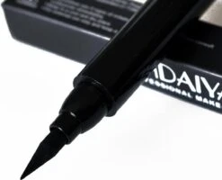 Joya Beauty® Eyeliner Met Wing Stempel | Zwarte Oog Stempel | 2 In 1 Eyeliner | Eyeliner Tool | Wing Eyeliner | Wing Stamp 20 Joya Beauty® Eyeliner Met Wing Stempel | Zwarte Oog Stempel | 2 In 1 Eyeliner | Eyeliner Tool | Wing Eyeliner | Wing Stamp -Mode-Cosmetica Winkel 1200x972