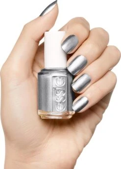 Essie Winter 2015 Nagellak - 387 Apres-Chic -Mode-Cosmetica Winkel 858x1200 2