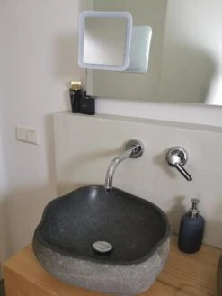 Vergroot Make Up En Scheer Spiegel Met LED Verlichting Vierkant - 10x Vegroting En Natuurlijk Licht Voor Cosmetica/Scheren/Epileren - 360° Graden Verstelbare Zuignap En Wandbevestiging -Mode-Cosmetica Winkel 900x1200 17