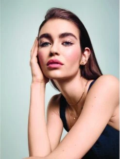 Rimmel London Lasting Finish Foundation - 100 Ivory -Mode-Cosmetica Winkel 906x1200 3