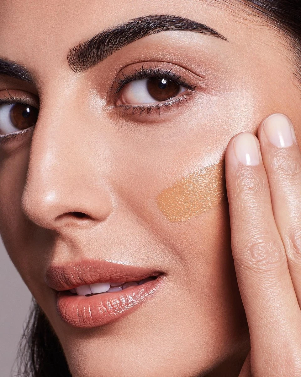 Max Factor Radiant Lift FD - 45 Warm Almond 7 Max Factor Radiant Lift FD - 45 Warm Almond - Afbeelding 5