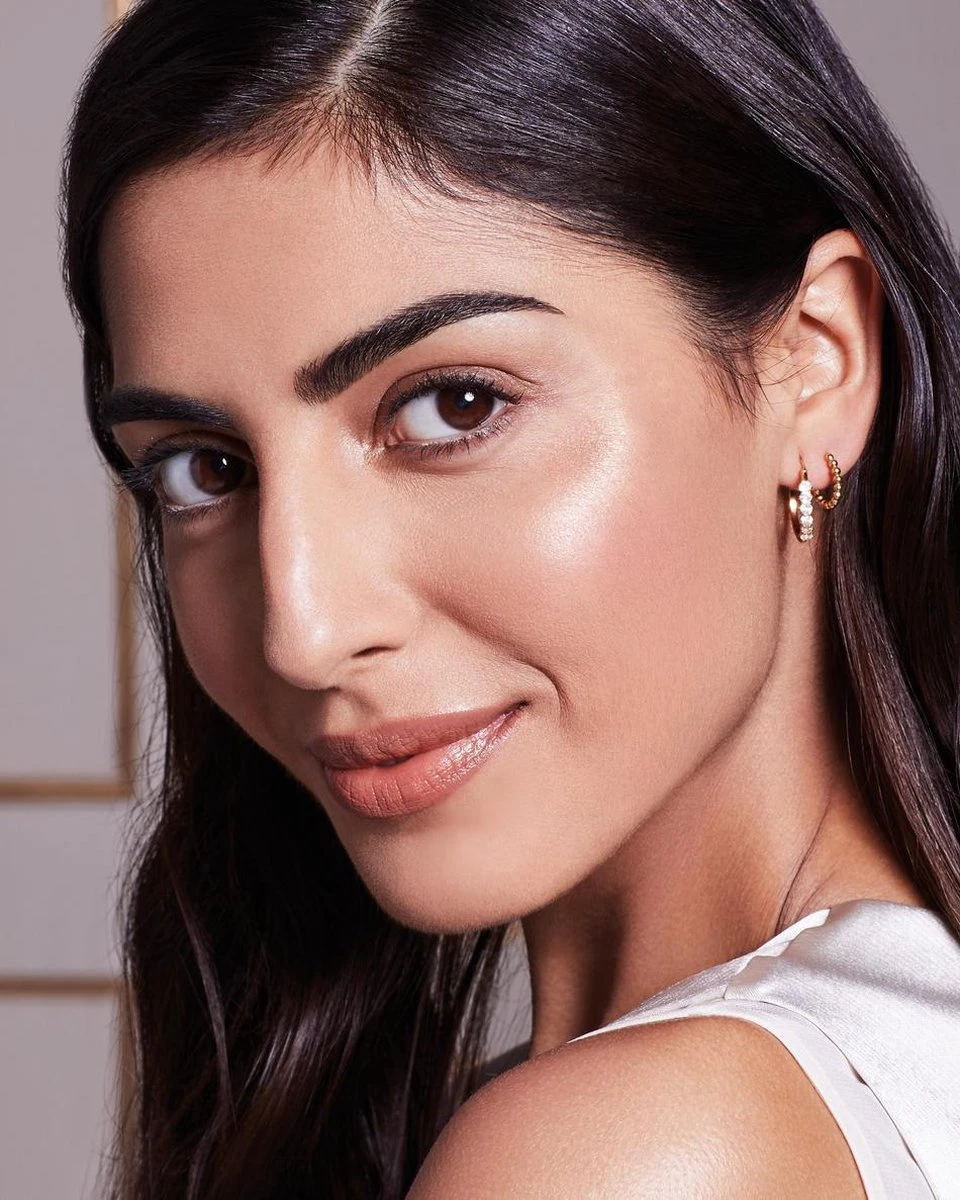 Max Factor Radiant Lift FD - 45 Warm Almond 6 Max Factor Radiant Lift FD - 45 Warm Almond - Afbeelding 4