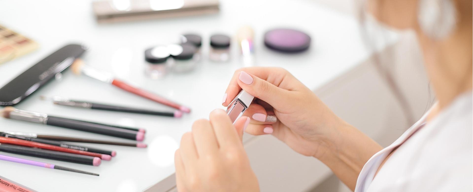 Mode-Cosmetica Winkel -Mode-Cosmetica Winkel lipstick 4743984 1920